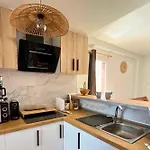 Апартаменты Stylish Flat Swimming Pool Parking Near The Бенидорм