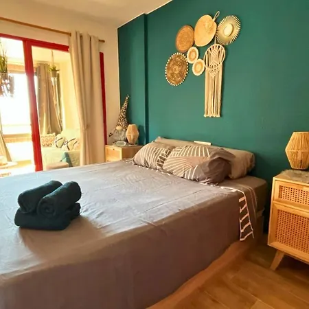 Lejlighed Stylish Flat Swimming Pool Parking Near The